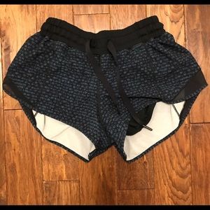 Size 4 lululemon shorts